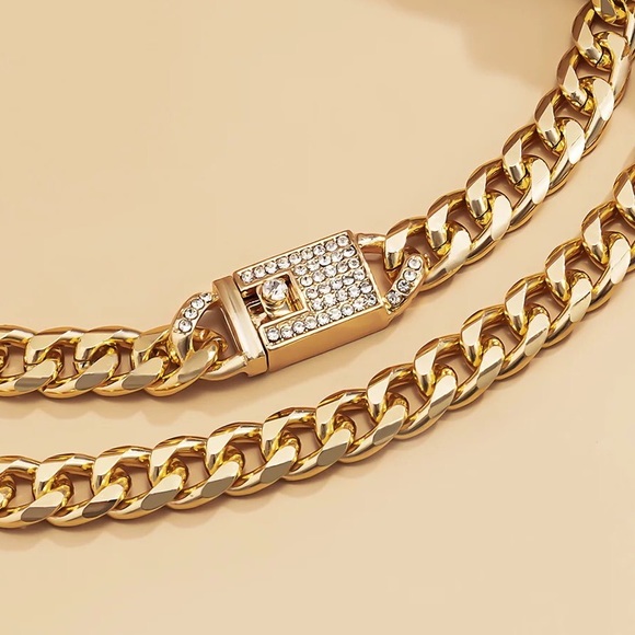 🆕 Gold Chain Lock Rhinestone Necklace Set - Picture 4 of 7